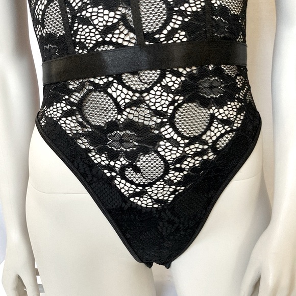 Sugarains Women’s Sexy Lingerie Size Small Beautiful Teddy Crafted Floral Lace - Picture 3 of 8